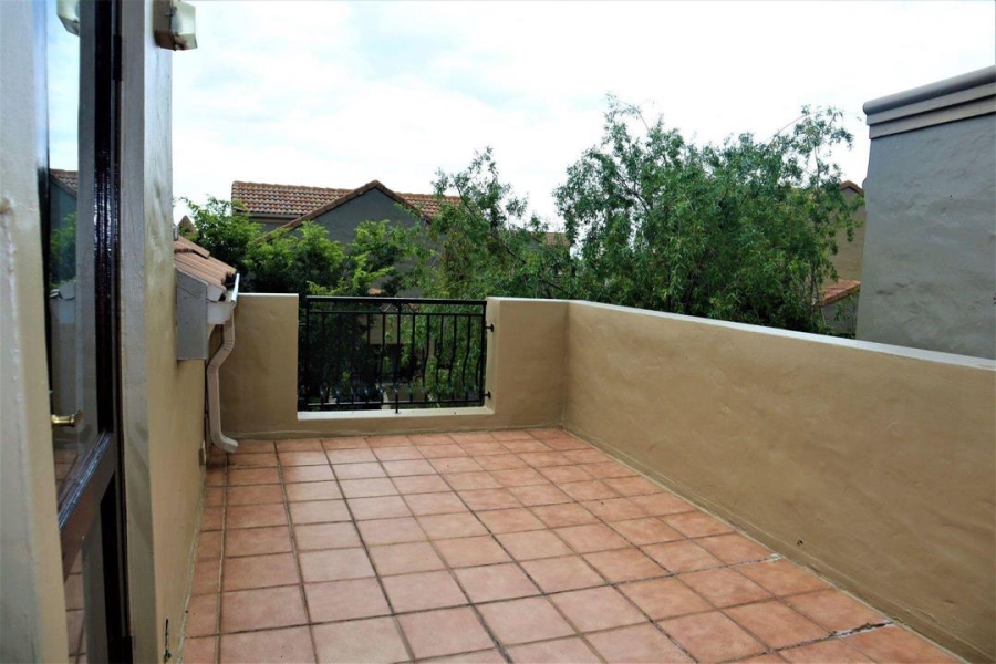 To Let 1 Bedroom Property for Rent in Lonehill Gauteng