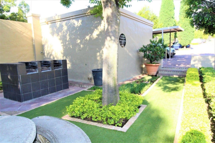 To Let 1 Bedroom Property for Rent in Lonehill Gauteng