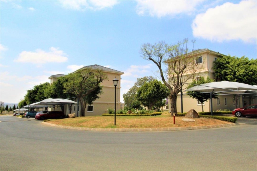 To Let 2 Bedroom Property for Rent in Broadacres Gauteng