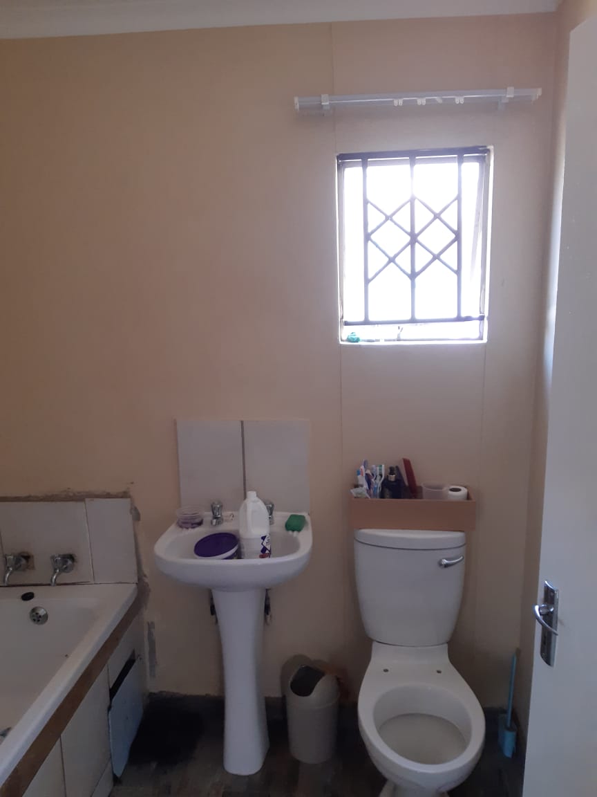 2 Bedroom Property for Sale in Lufhereng Gauteng