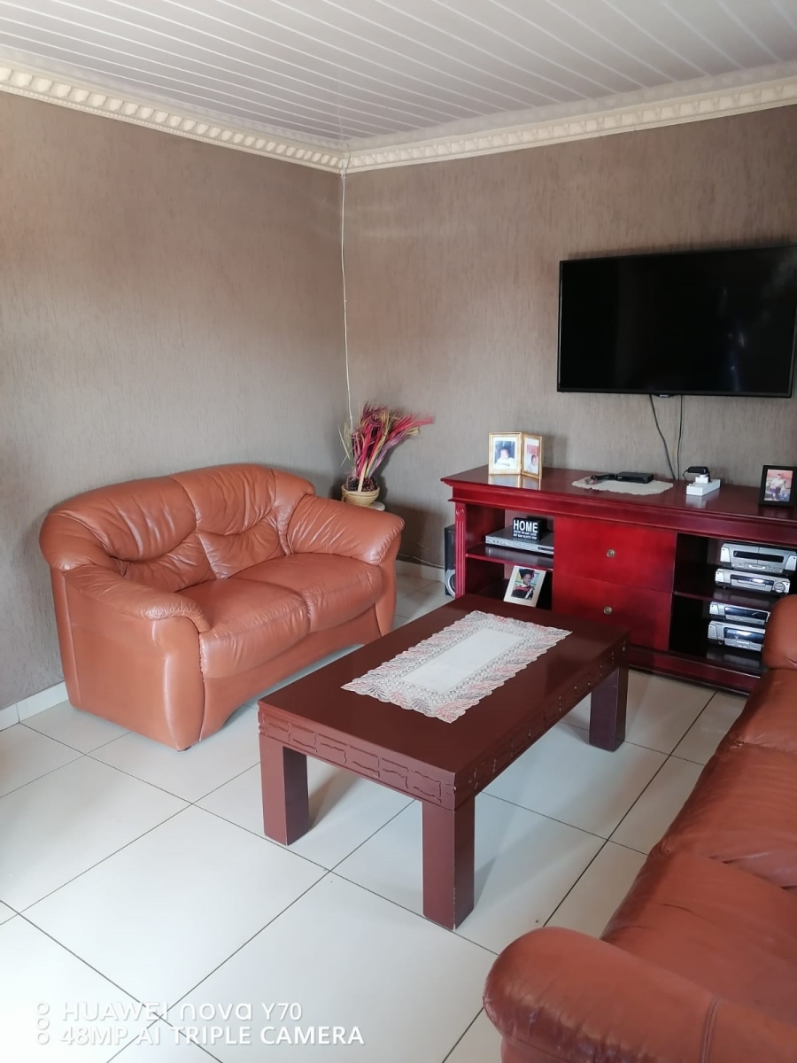 2 Bedroom Property for Sale in Protea South Gauteng