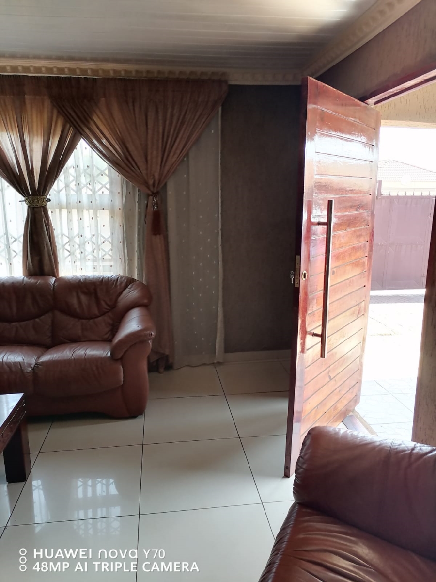 2 Bedroom Property for Sale in Protea South Gauteng