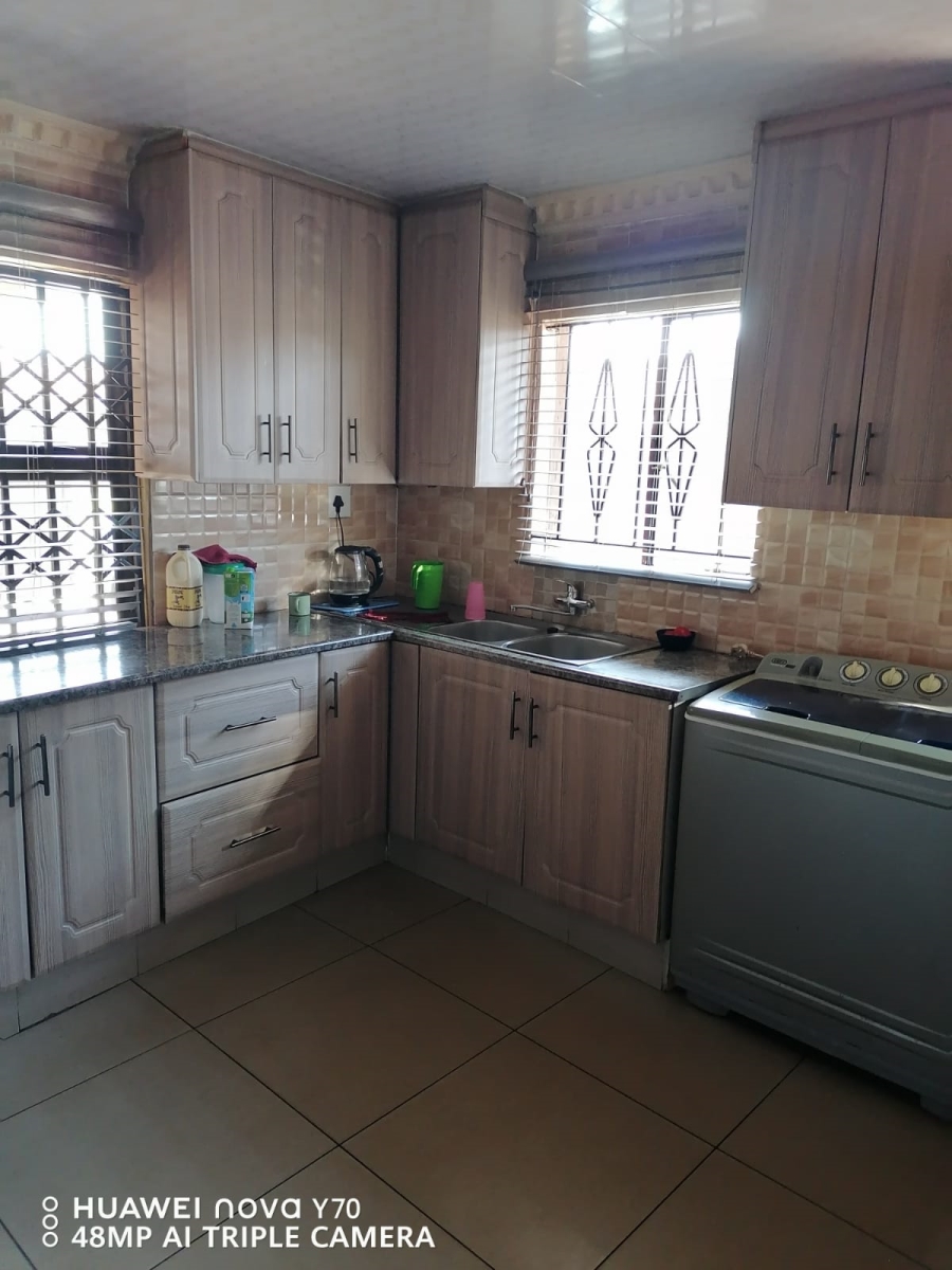 2 Bedroom Property for Sale in Protea South Gauteng