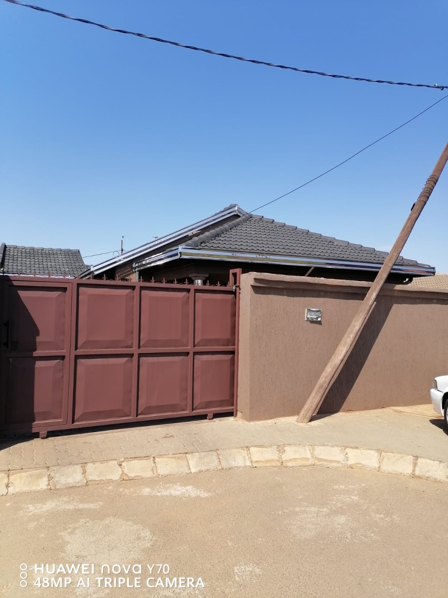 2 Bedroom Property for Sale in Protea South Gauteng