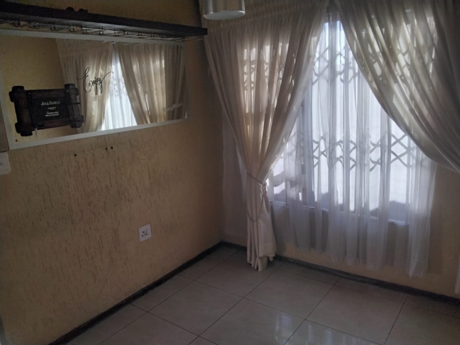 3 Bedroom Property for Sale in Protea Glen Gauteng