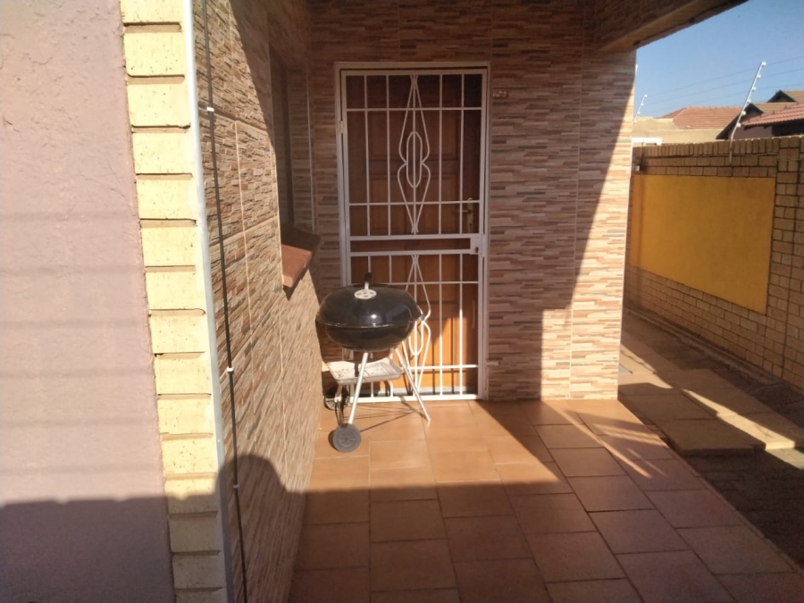 3 Bedroom Property for Sale in Protea Glen Gauteng