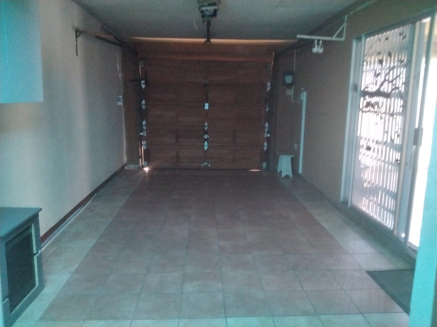 3 Bedroom Property for Sale in Protea Glen Gauteng