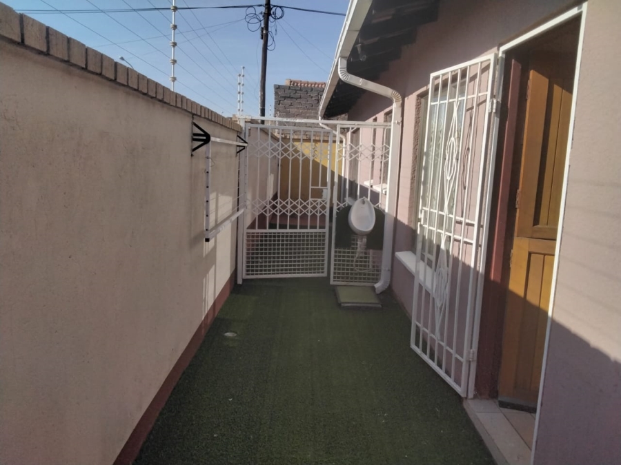 3 Bedroom Property for Sale in Protea Glen Gauteng