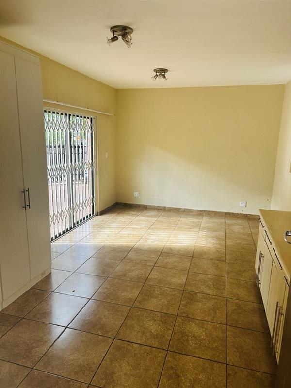 To Let 2 Bedroom Property for Rent in Wilro Park Gauteng