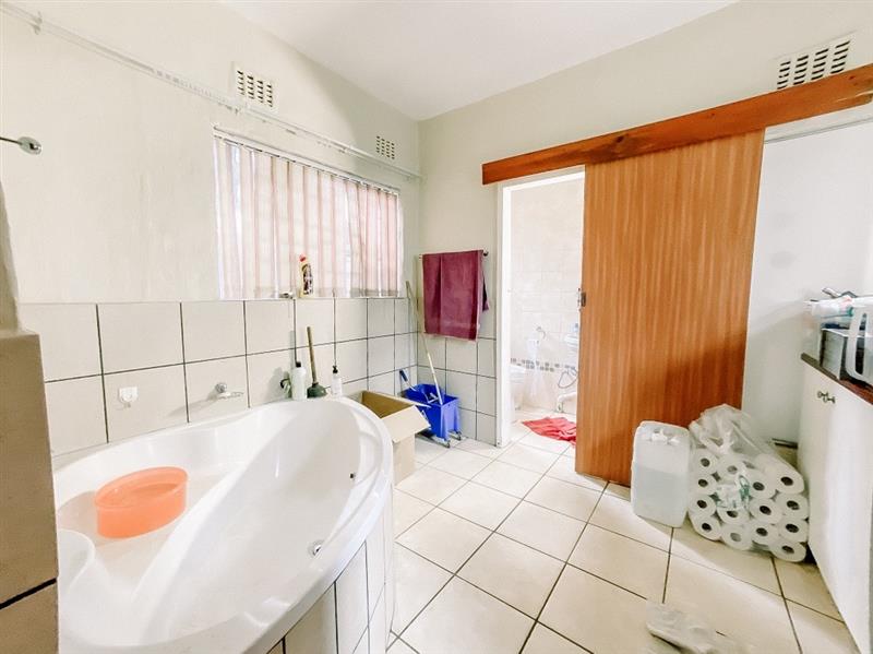 To Let 2 Bedroom Property for Rent in Wilro Park Gauteng