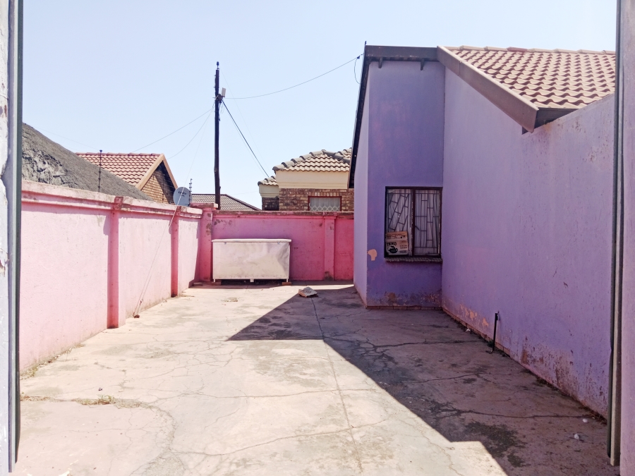 To Let 2 Bedroom Property for Rent in Soshanguve XX Gauteng