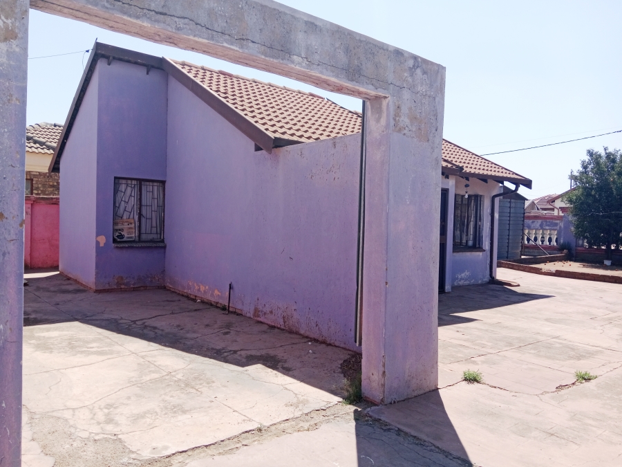 To Let 2 Bedroom Property for Rent in Soshanguve XX Gauteng