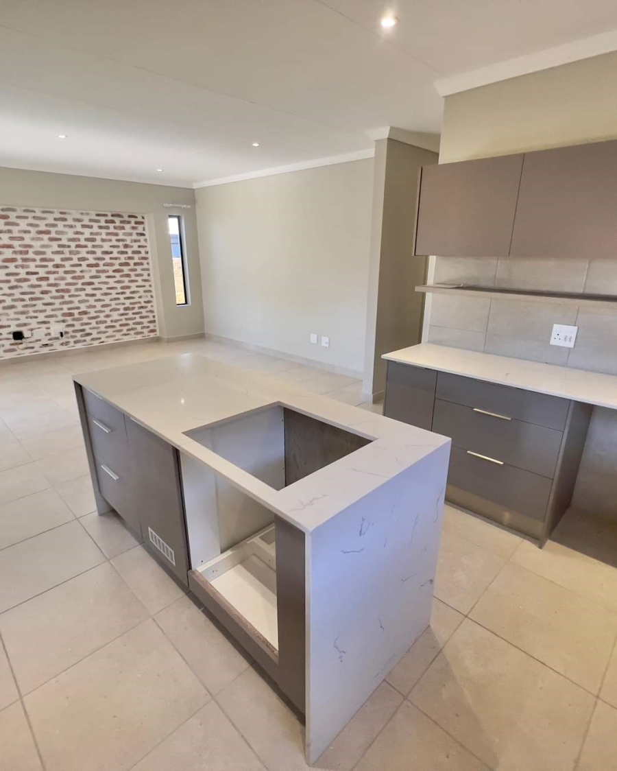 3 Bedroom Property for Sale in Lion Pride Gauteng