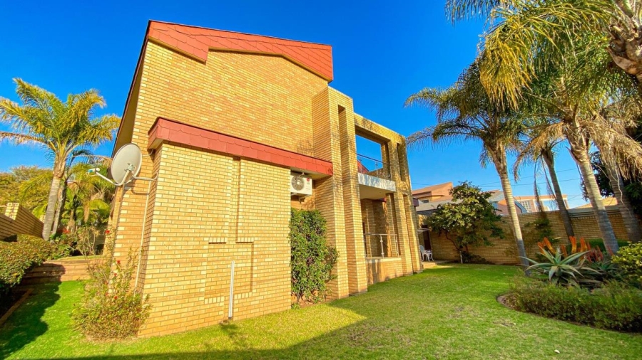 4 Bedroom Property for Sale in Claudius Gauteng