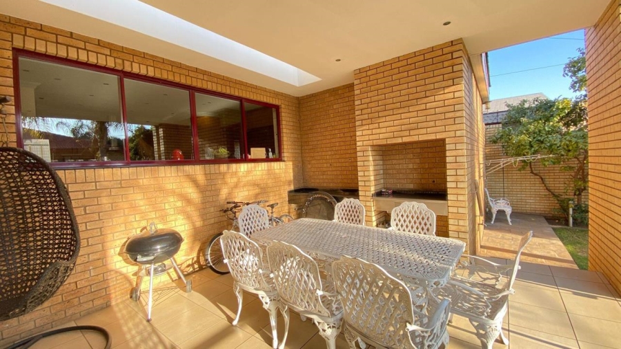 4 Bedroom Property for Sale in Claudius Gauteng