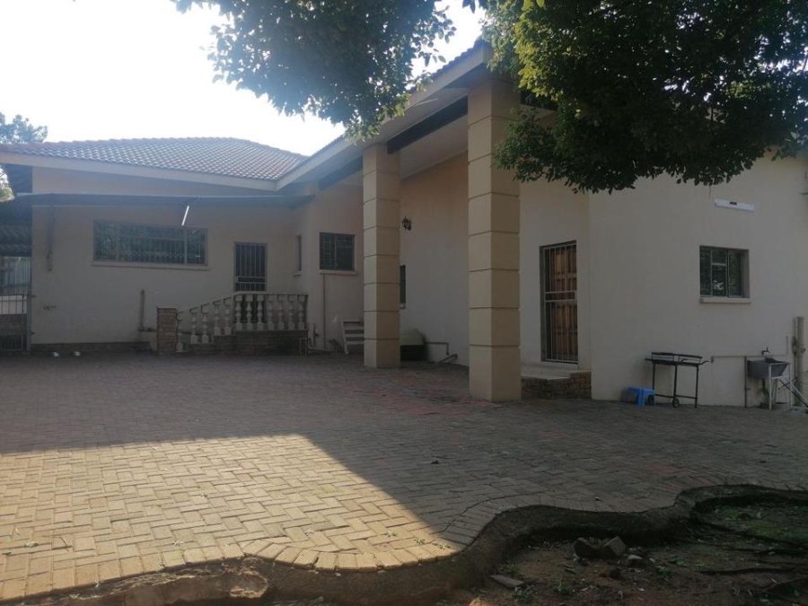 5 Bedroom Property for Sale in Erasmia Gauteng