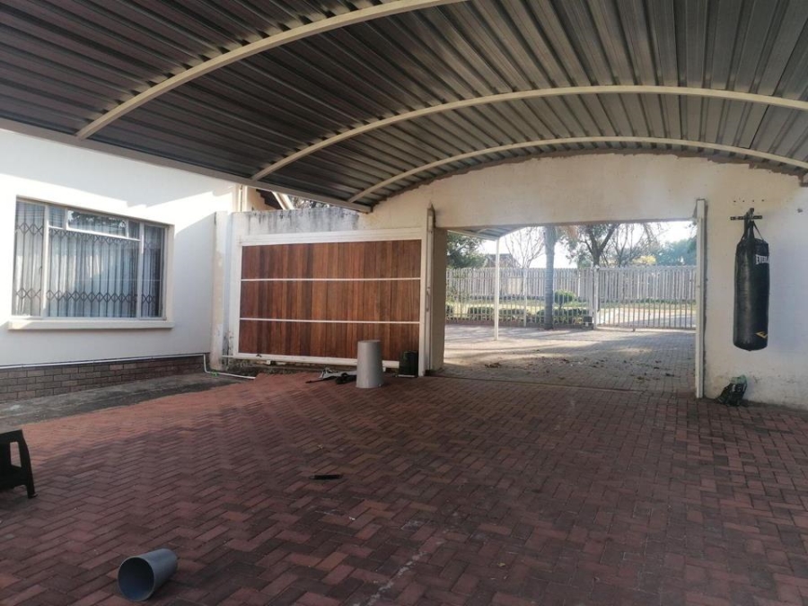 5 Bedroom Property for Sale in Erasmia Gauteng