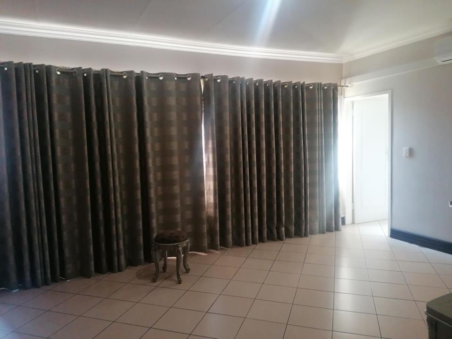 5 Bedroom Property for Sale in Erasmia Gauteng