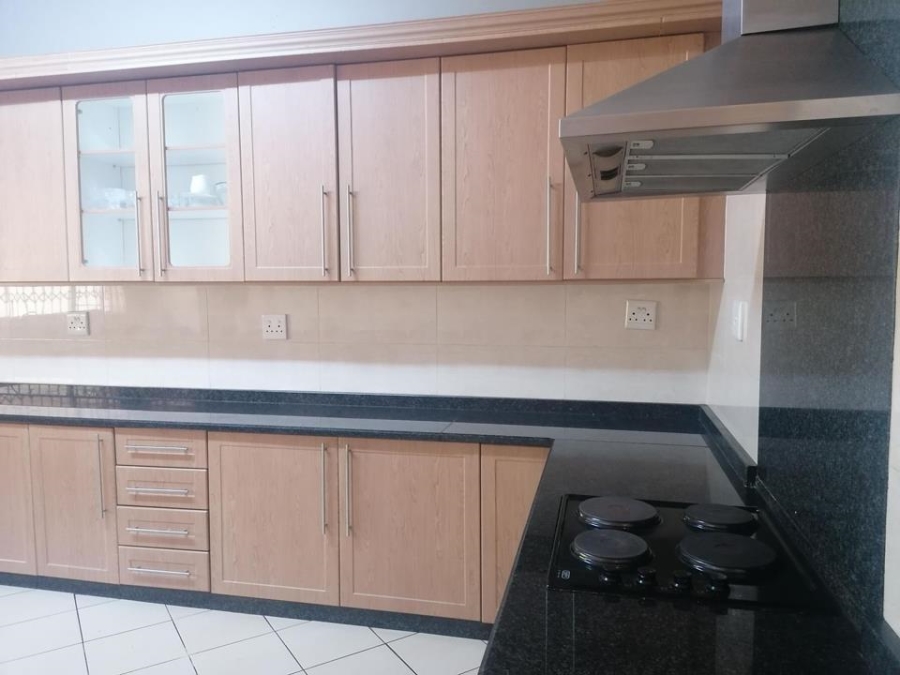 5 Bedroom Property for Sale in Erasmia Gauteng