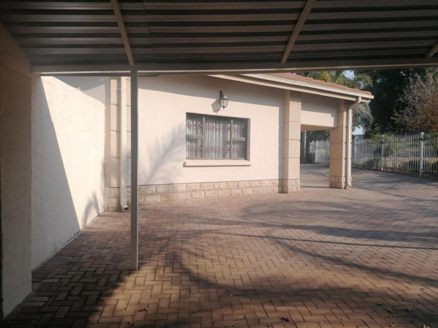 5 Bedroom Property for Sale in Erasmia Gauteng