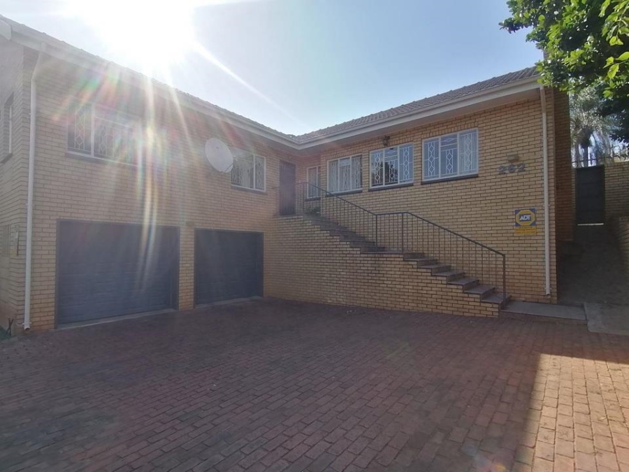 4 Bedroom Property for Sale in Laudium Gauteng