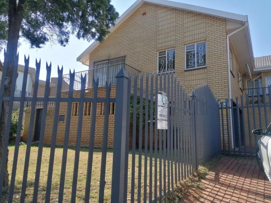 4 Bedroom Property for Sale in Laudium Gauteng