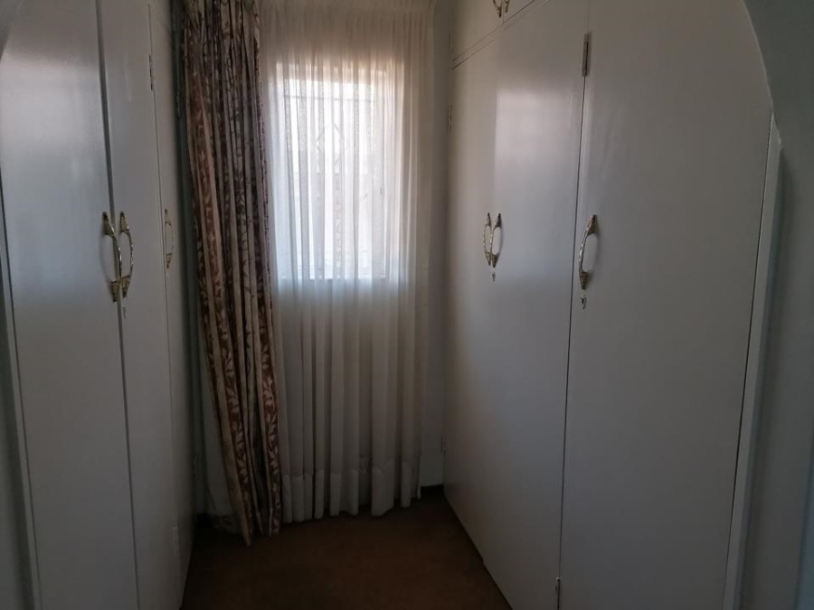 4 Bedroom Property for Sale in Laudium Gauteng