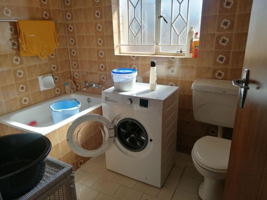 4 Bedroom Property for Sale in Laudium Gauteng