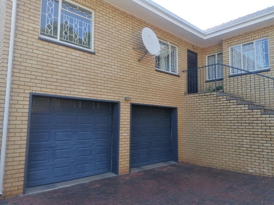 4 Bedroom Property for Sale in Laudium Gauteng