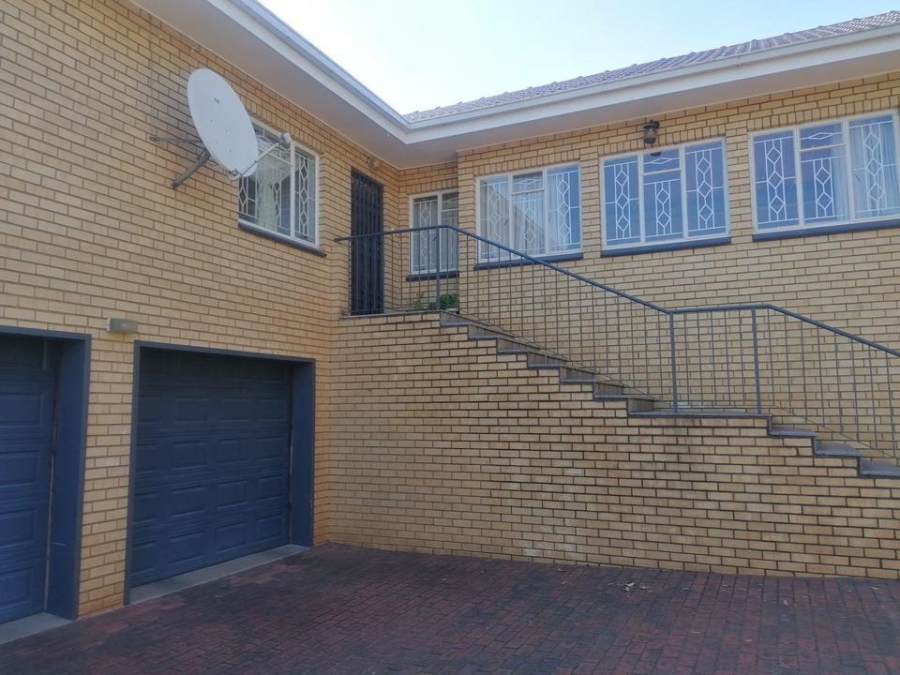 4 Bedroom Property for Sale in Laudium Gauteng