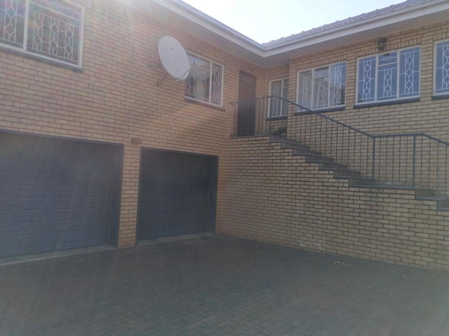 4 Bedroom Property for Sale in Laudium Gauteng