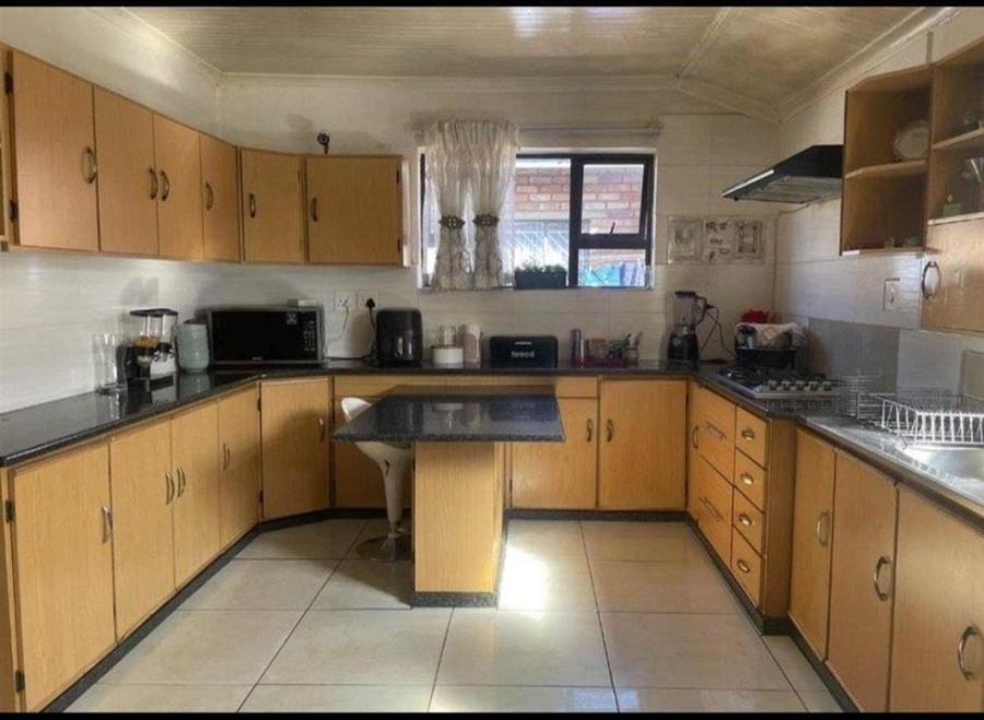 4 Bedroom Property for Sale in Laudium Gauteng