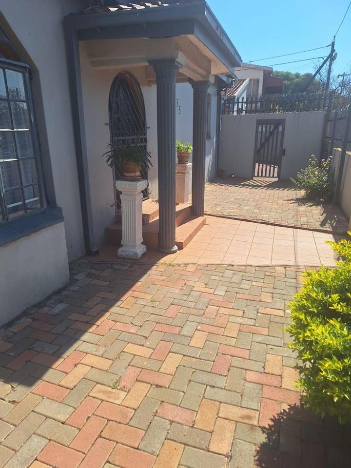 4 Bedroom Property for Sale in Laudium Gauteng