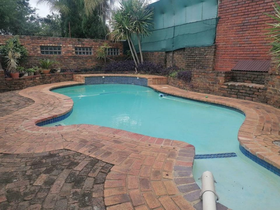 4 Bedroom Property for Sale in Erasmia Gauteng