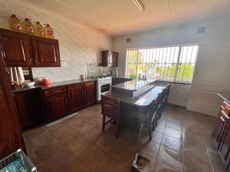 7 Bedroom Property for Sale in Erasmia Gauteng