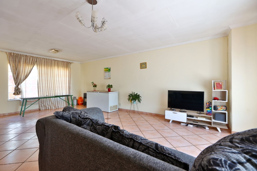 4 Bedroom Property for Sale in Noordwyk Gauteng