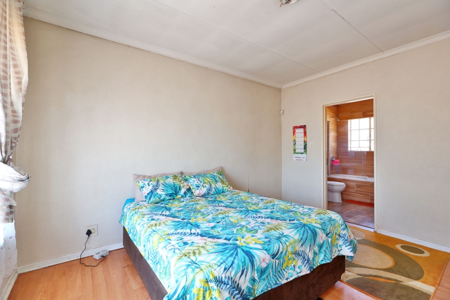 4 Bedroom Property for Sale in Noordwyk Gauteng