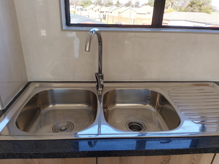 2 Bedroom Property for Sale in Witfield Gauteng