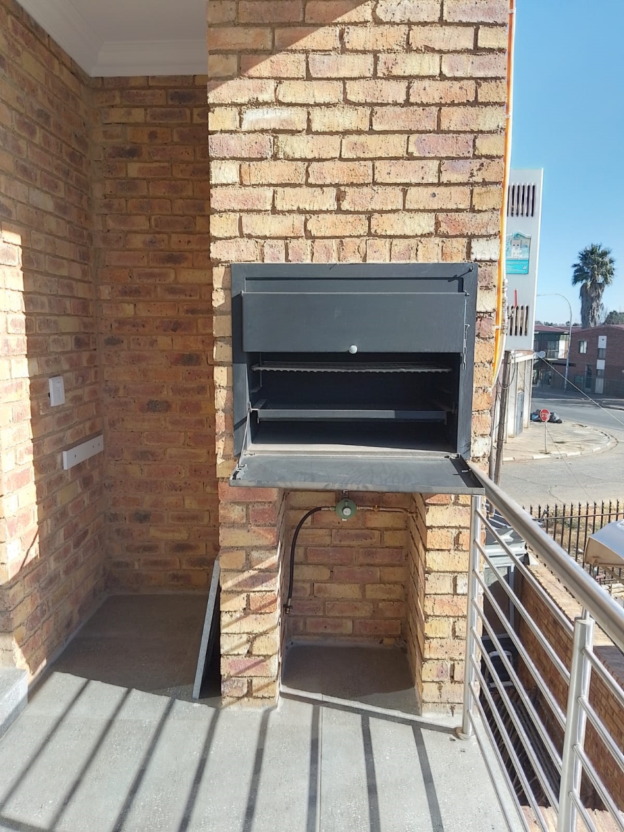 2 Bedroom Property for Sale in Witfield Gauteng