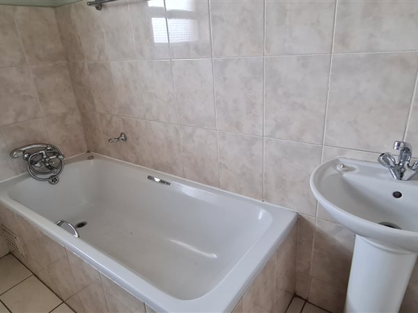 2 Bedroom Property for Sale in Parkrand Gauteng