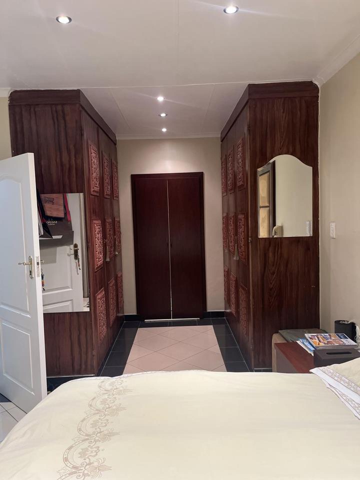 4 Bedroom Property for Sale in Laudium Gauteng