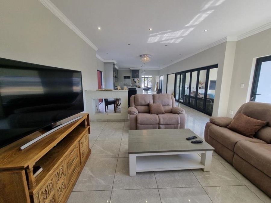 To Let 5 Bedroom Property for Rent in Copperleaf Estate Gauteng