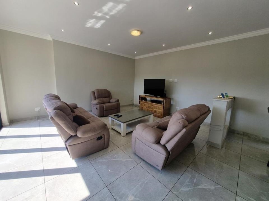 To Let 5 Bedroom Property for Rent in Copperleaf Estate Gauteng