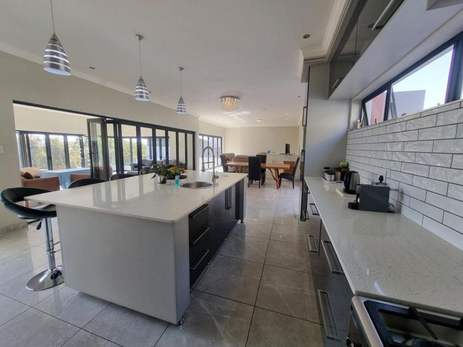 To Let 5 Bedroom Property for Rent in Copperleaf Estate Gauteng