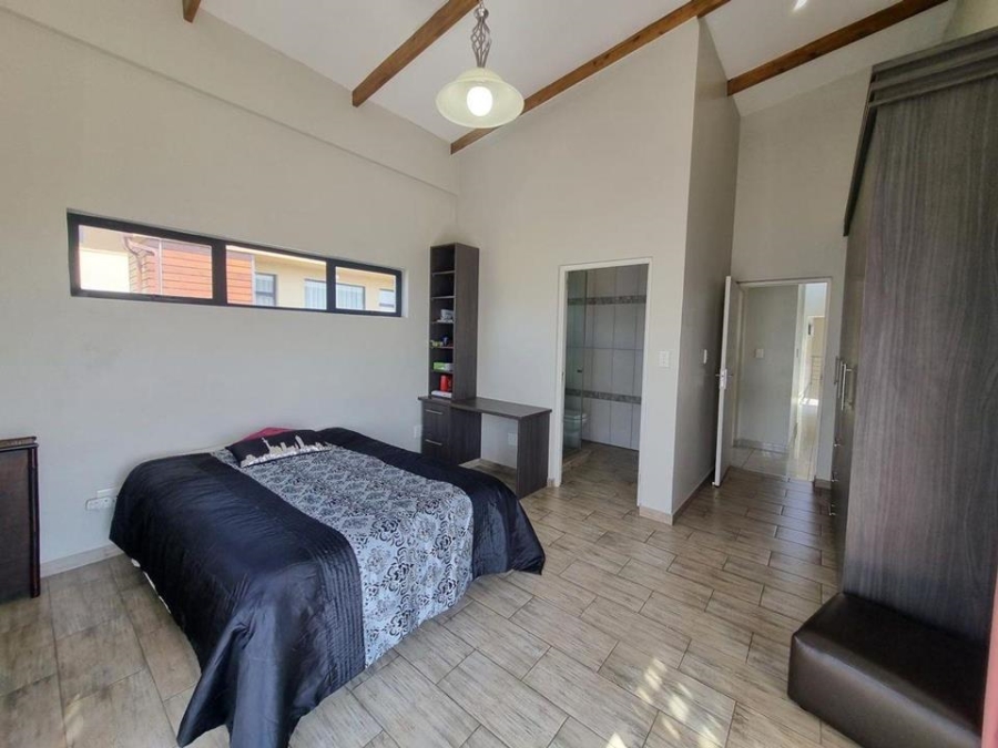 To Let 5 Bedroom Property for Rent in Copperleaf Estate Gauteng