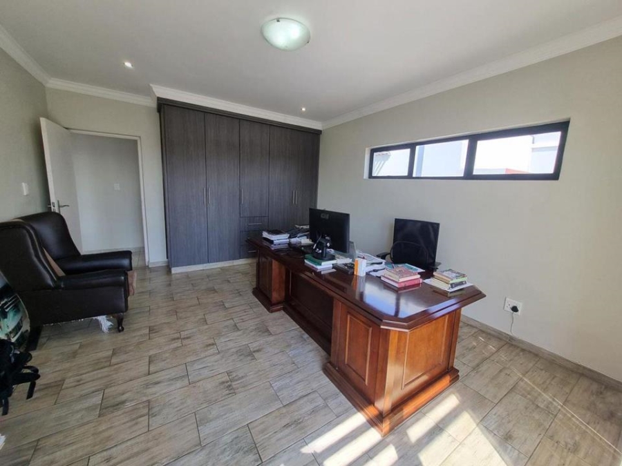 To Let 5 Bedroom Property for Rent in Copperleaf Estate Gauteng