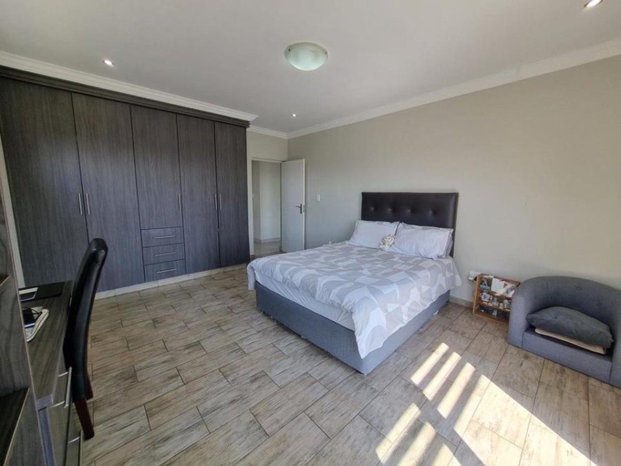 To Let 5 Bedroom Property for Rent in Copperleaf Estate Gauteng