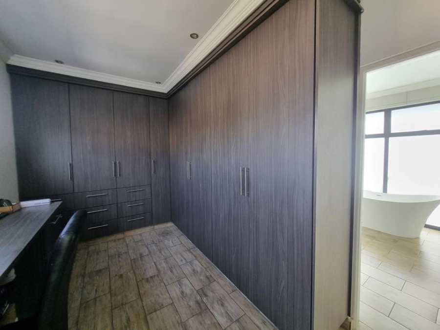 To Let 5 Bedroom Property for Rent in Copperleaf Estate Gauteng