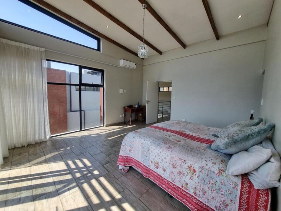 To Let 5 Bedroom Property for Rent in Copperleaf Estate Gauteng