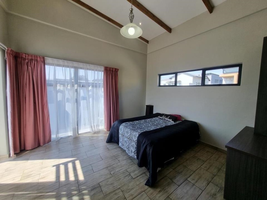 5 Bedroom Property for Sale in Copperleaf Estate Gauteng